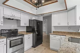 1306 Borden Ct, Valrico, FL 33594 - Photo 10