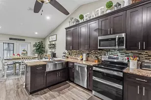 1411 Ashbury Ct, Lakeland, FL 33809 - Photo 2