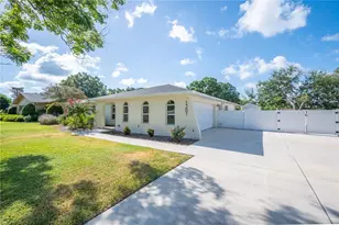 1307 Fairlee St, Lakeland, FL 33813 - Photo 2
