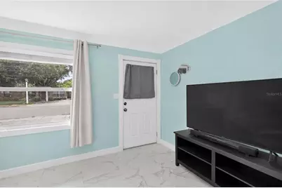 1119 54th Avenue N, Saint Petersburg, FL 33703 - Photo 4