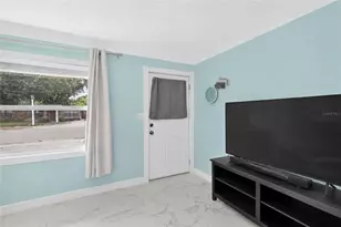 1119 54th Ave N, Saint Petersburg, FL 33703 - Photo 4