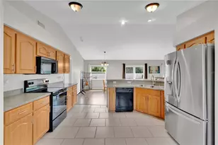 6315 Hampton Pointe Cir, Lakeland, FL 33813 - Photo 4