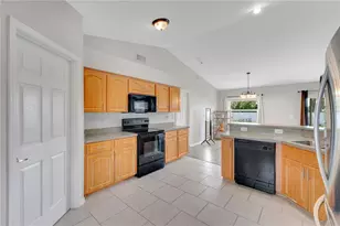 6315 Hampton Pointe Cir, Lakeland, FL 33813 - Photo 12