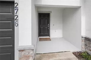2726 Idyll Lks Cir, Plant City, FL 33566 - Photo 2