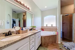 8230 Woodvine Cir, Lakeland, FL 33810 - Photo 38