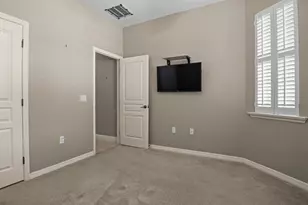 8281 Lake James Dr, Lakeland, FL 33810 - Photo 28