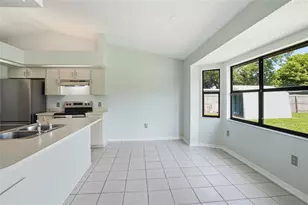 734 Lamp Post Ln, Lakeland, FL 33809 - Photo 6
