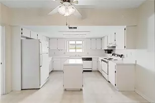 3433 Glen Abbey Ln, Lakeland, FL 33810 - Photo 2