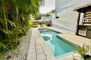 652 Kenneth Way, Tarpon Springs, FL 34689 - Photo 46