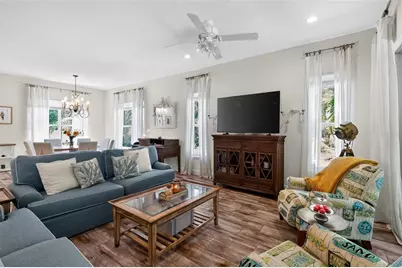 652 Kenneth Way, Tarpon Springs, FL 34689 - Photo 14