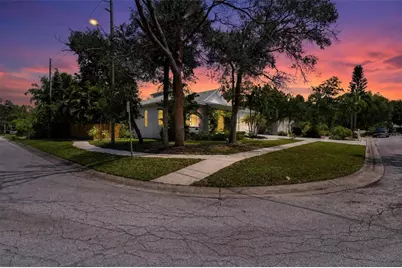 652 Kenneth Way, Tarpon Springs, FL 34689 - Photo 2