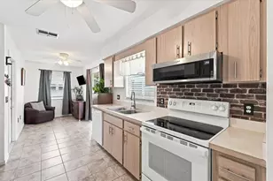 1837 Prairie Dunes Cir S, Lakeland, FL 33810 - Photo 12