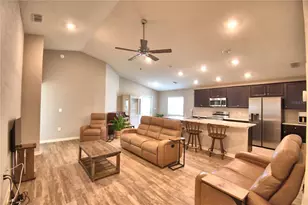 1390 Mezzavalle Wy, Auburndale, FL 33823 - Photo 8