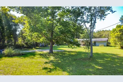 326 Creekwood Run, Lakeland, FL 33809 - Photo 2
