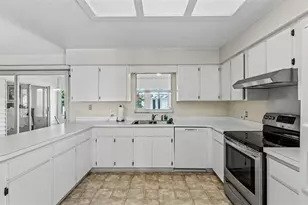 2227 Grand Cypress Dr, Lakeland, FL 33810 - Photo 6