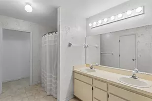 2227 Grand Cypress Dr, Lakeland, FL 33810 - Photo 18