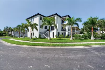 116 Wimbledon Court, Redington Shores, FL 33708 - Photo 2