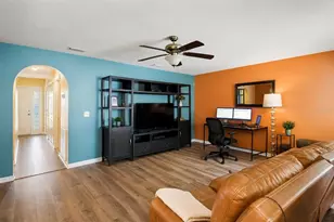 9848 Ashburn Lake Dr, Tampa, FL 33610 - Photo 6