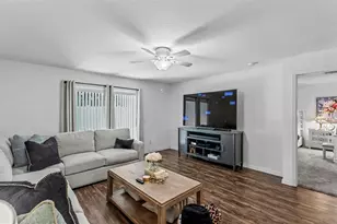 6270 Manitoba Dr, Lakeland, FL 33805 - Photo 4