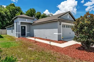 6270 Manitoba Dr, Lakeland, FL 33805 - Photo 1