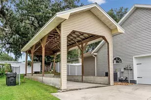 1065 Hidden Dr, Lakeland, FL 33809 - Photo 4