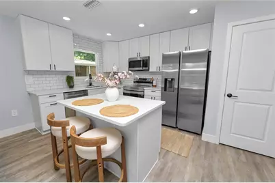 521 Skyline Drive E, Lakeland, FL 33801 - Photo 14