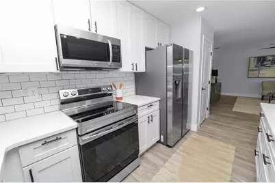 521 Skyline Drive E, Lakeland, FL 33801 - Photo 10