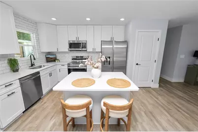 521 Skyline Drive E, Lakeland, FL 33801 - Photo 14