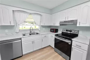 2912 Woodcrest Ln, Lakeland, FL 33805 - Photo 16