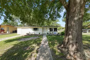 621 Hillside Dr, Lakeland, FL 33803 - Photo 4