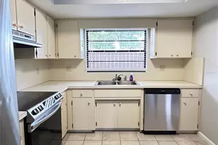 1026 Medinah Dr, Winter Haven, FL 33884 - Photo 4