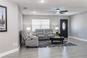 2250 Maple Hl Dr, Lakeland, FL 33811 - Photo 6