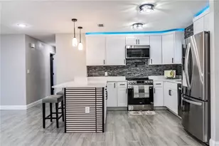 2250 Maple Hl Dr, Lakeland, FL 33811 - Photo 10