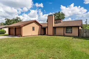 2236 Country Loop N, Lakeland, FL 33811 - Photo 2