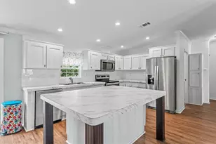 1315 Windsong Dr, Lakeland, FL 33811 - Photo 8