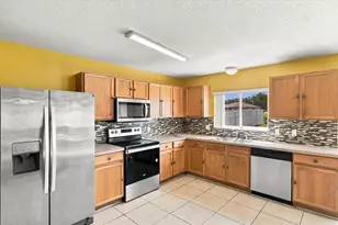 7517 Hunters Greene Cir, Lakeland, FL 33810 - Photo 8