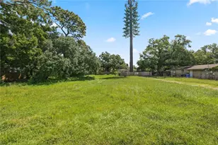 13805 N 20th St, Tampa, FL 33613 - Photo 1