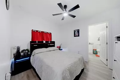 10124 N Hyacinth Avenue, Tampa, FL 33612 - Photo 26