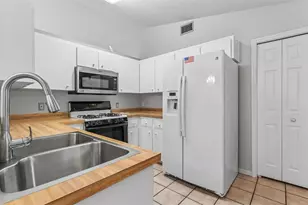5835 Daughtery Downs Loop, Lakeland, FL 33809 - Photo 12