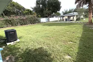 215 E Hibiscus Dr, Lakeland, FL 33803 - Photo 12