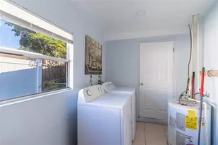 2743 Grandola Dr, Orlando, FL 32811 - Photo 18