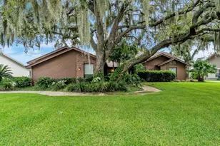 2871 Hammock Dr, Plant City, FL 33566 - Photo 1