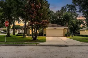 2746 Sundance Cir, Mulberry, FL 33860 - Photo 2