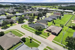 304 Bentley Oaks Blvd, Auburndale, FL 33823 - Photo 8