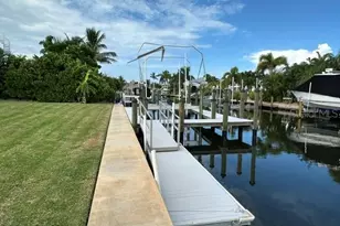 524 68th St, Holmes Beach, FL 34217 - Photo 4