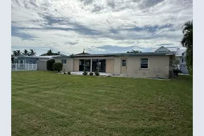 524 68th Street, Holmes Beach, FL 34217 - Photo 2