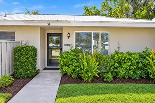 11440 W Bayshore Dr, Crystal River, FL 34429 - Photo 1