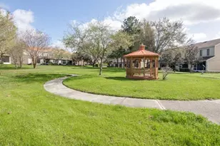 2308 Lake Woodberry Cir, Brandon, FL 33510 - Photo 32