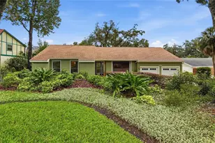 828 Brookwood Dr, Lakeland, FL 33813 - Photo 1