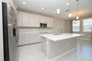 5507 Freesia Dr, Lakeland, FL 33811 - Photo 8